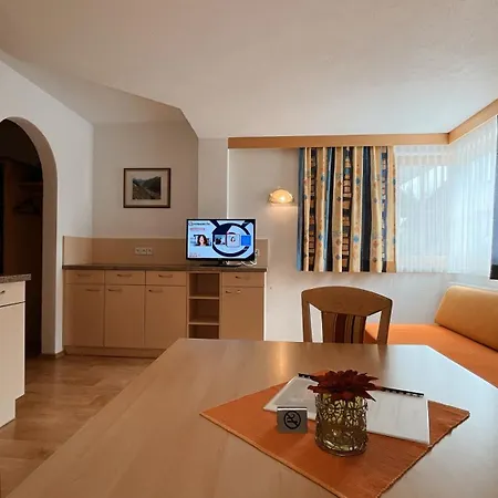 Apartment Chasa Monthani