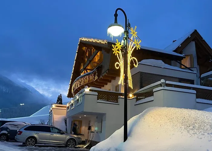 Chasa Monthani Apartment