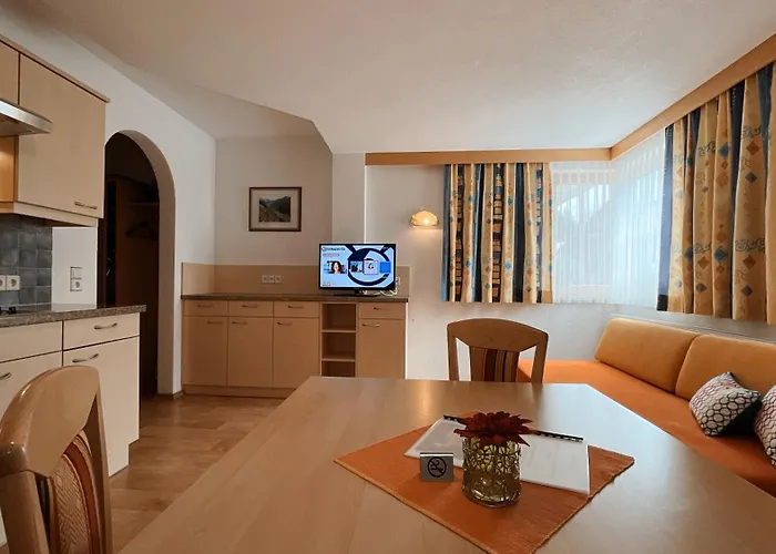 Apartment Chasa Monthani