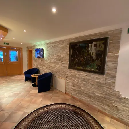 Chasa Monthani Apartment