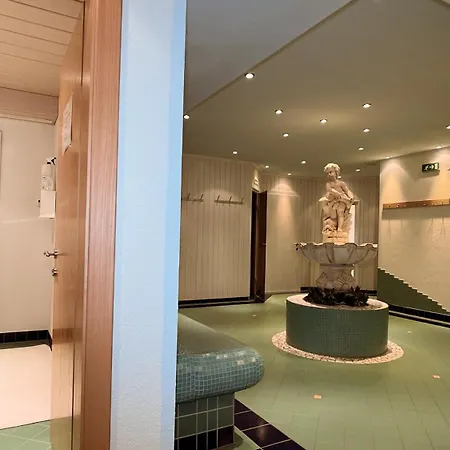 公寓 Chasa Monthani *