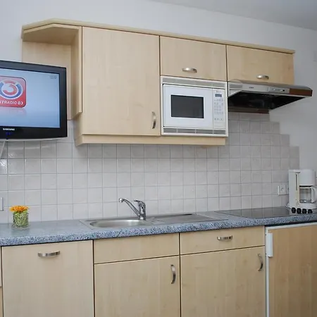 Chasa Monthani Apartment *