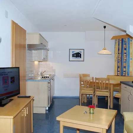 Apartment Chasa Monthani