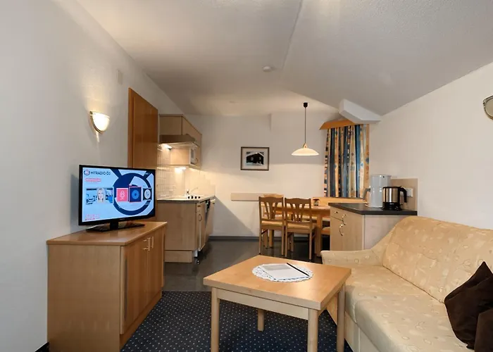 Chasa Monthani ايشجل